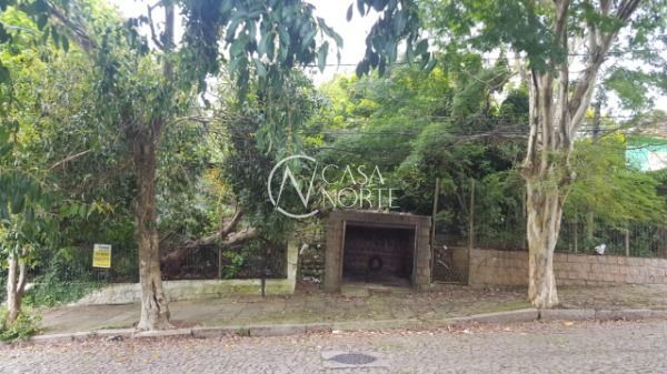 Terreno à venda  com 440m², Rua dos Caiaguais no bairro Espírito Santo em Porto Alegre