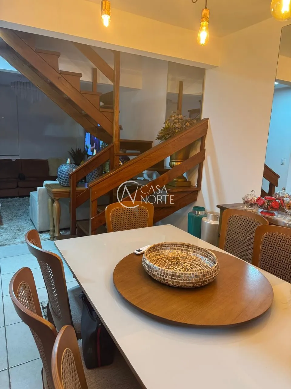 Casa de Condomínio à venda com 3 quartos, 145m², 1 suíte, 2 vagas, Avenida Edgar Pires de Castro no bairro Hípica em Porto Alegre