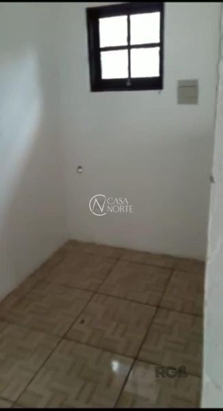 Casa à venda com 2 quartos, 80m², 1 vaga, Rua Stringhini no bairro Hípica em Porto Alegre