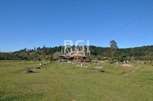 Sítio à venda com 2 quartos, 100m², 1 vaga, Estrada para Itapuan no bairro Lami em Porto Alegre