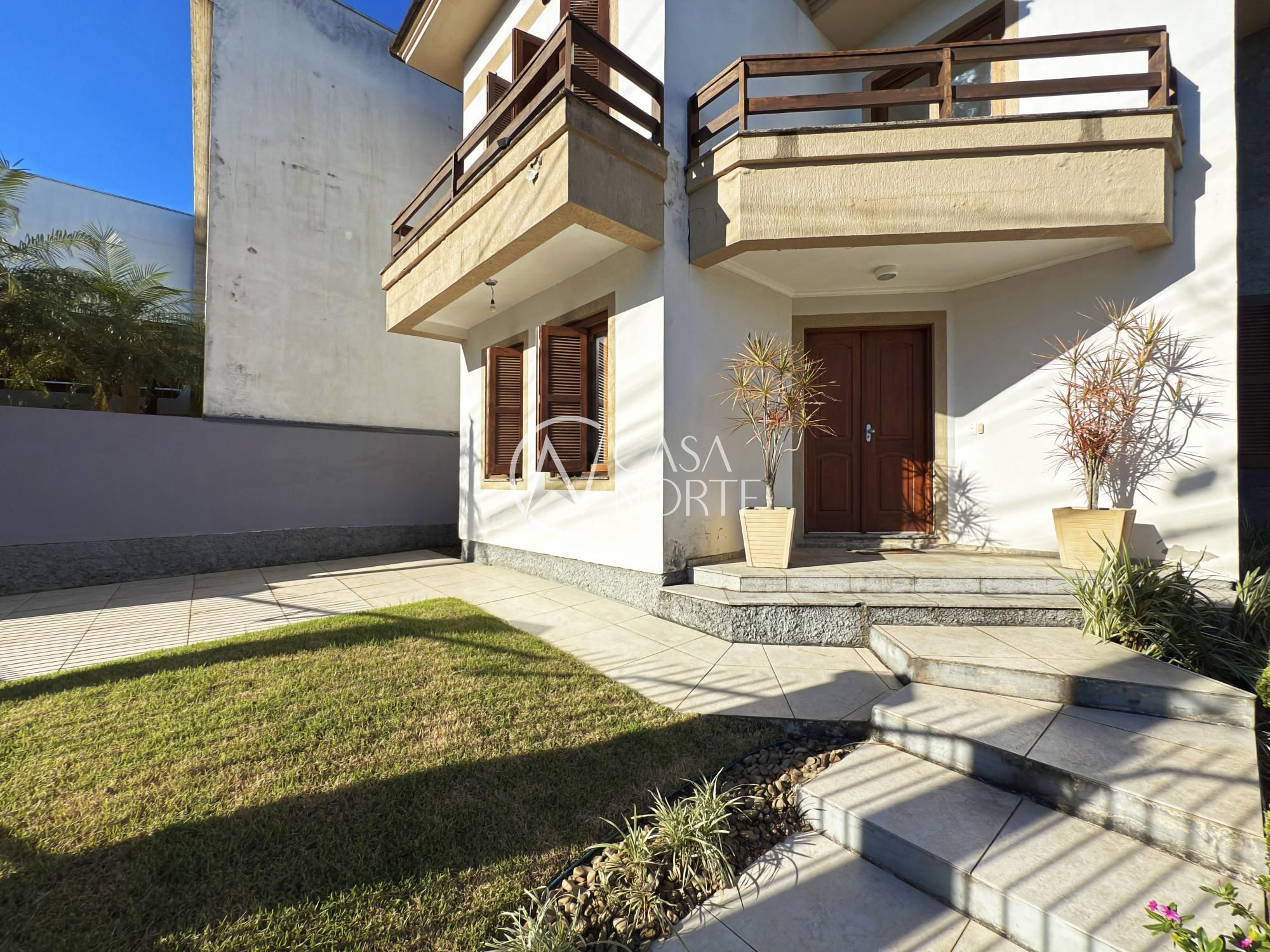 Casa à venda com 4 quartos, 221m², 2 suítes, -6 vaga, Rua Francisco Solano Borges no bairro Hípica em Porto Alegre