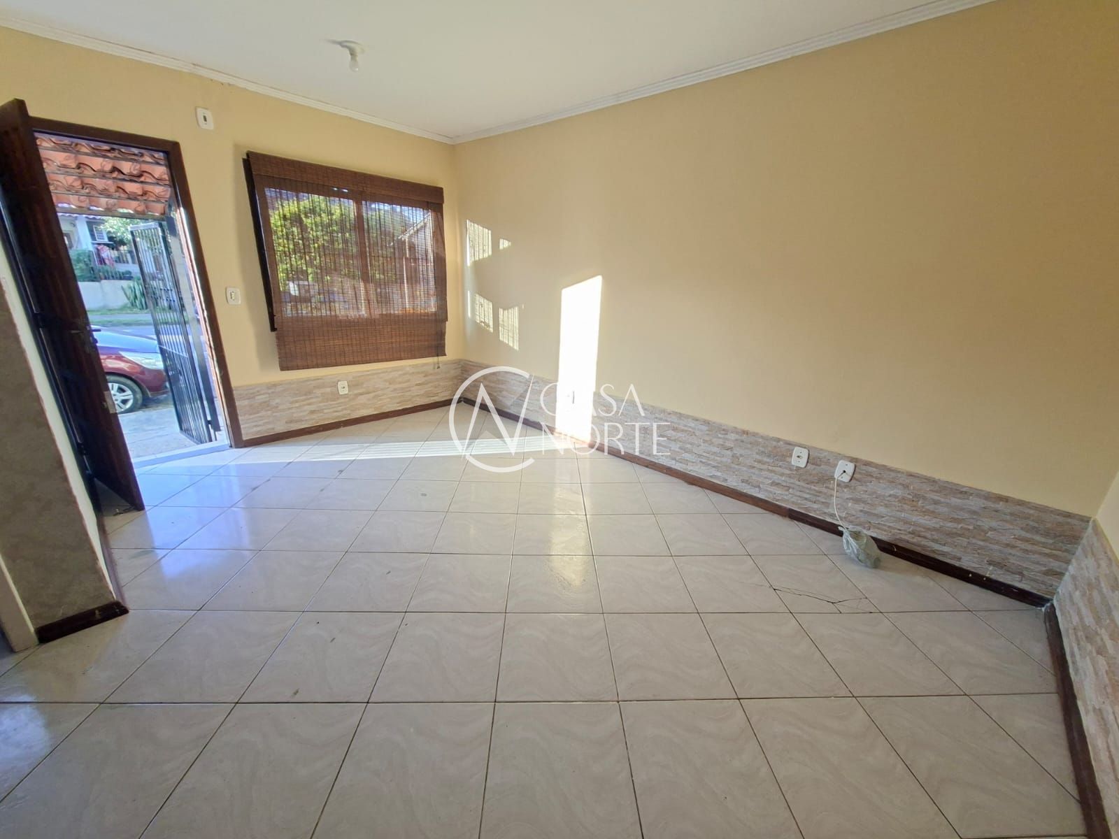 Sobrado à venda com 2 quartos, 70m², 1 vaga, Rua Geraldo Tollens Linck no bairro Hípica em Porto Alegre