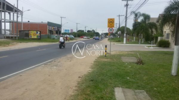 Terreno à venda  com 400m², Avenida Edgar Pires de Castro no bairro Hípica em Porto Alegre