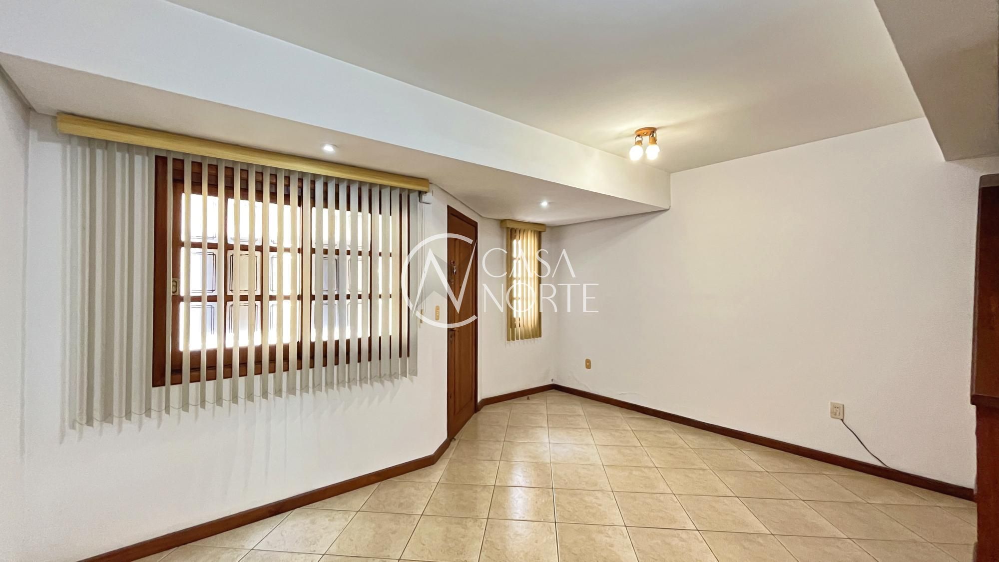 Casa de Condomínio à venda com 3 quartos, 96m², 1 suíte, 2 vagas, Avenida Edgar Pires de Castro no bairro Hípica em Porto Alegre