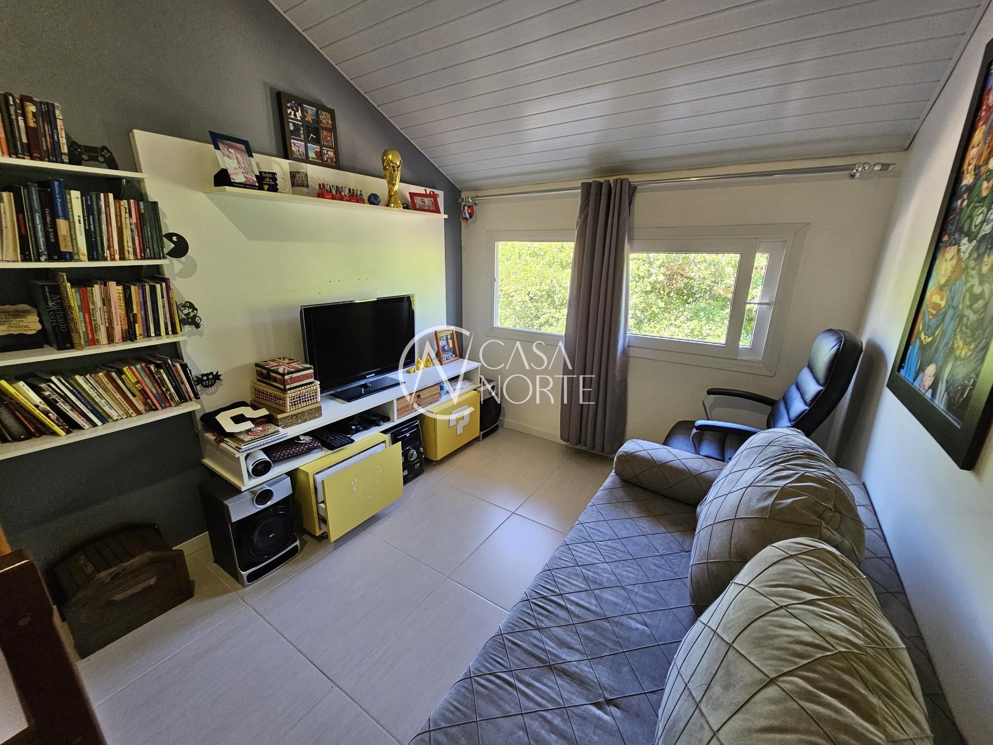 Casa de Condomínio à venda com 2 quartos, 99m², 1 vaga, Rua Júlio Dias de Souza no bairro Aberta dos Morros em Porto Alegre