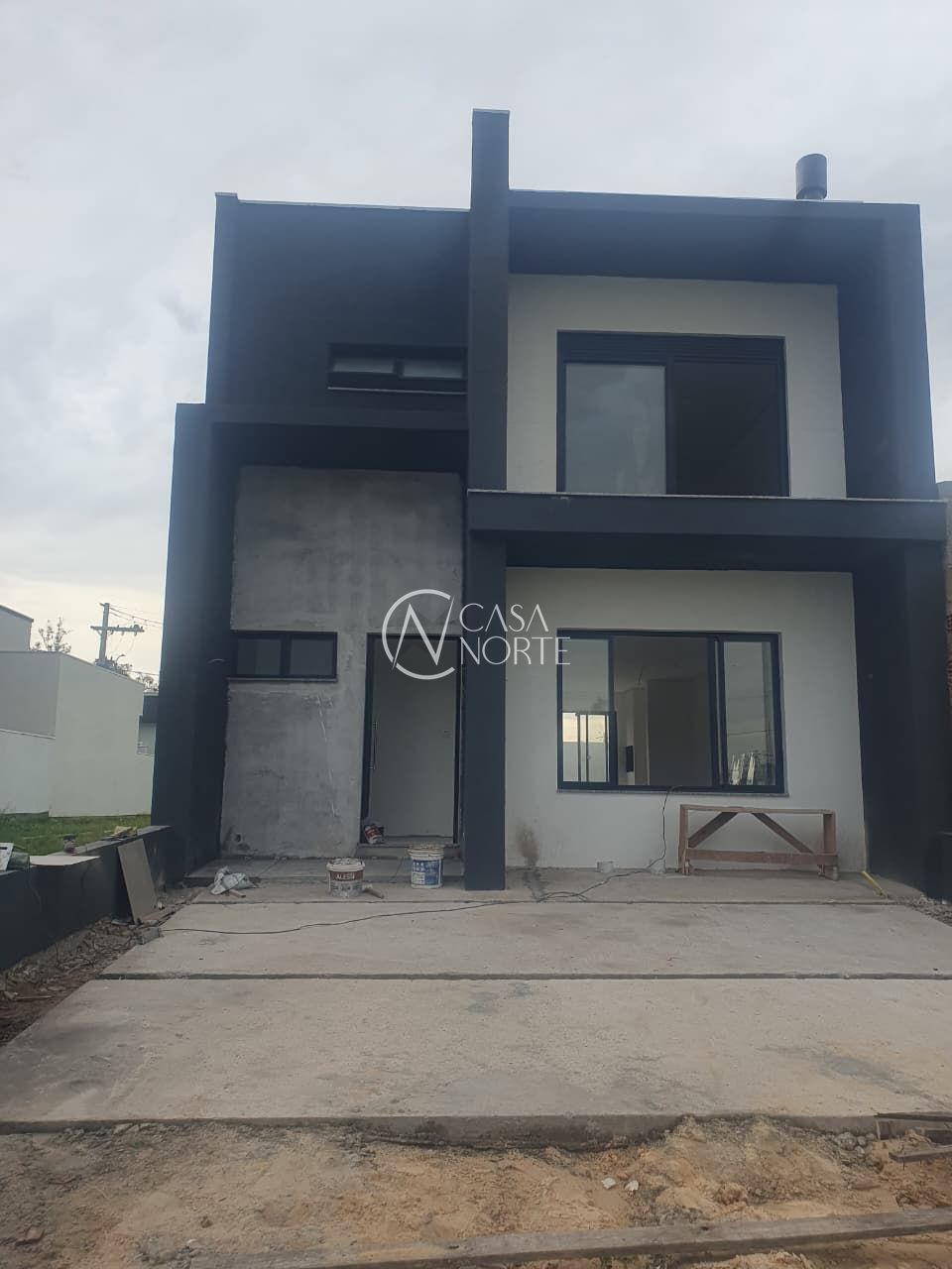Casa de Condomínio à venda com 3 quartos, 132m², 1 suíte, 2 vagas, Avenida Juca Batista no bairro Hípica em Porto Alegre