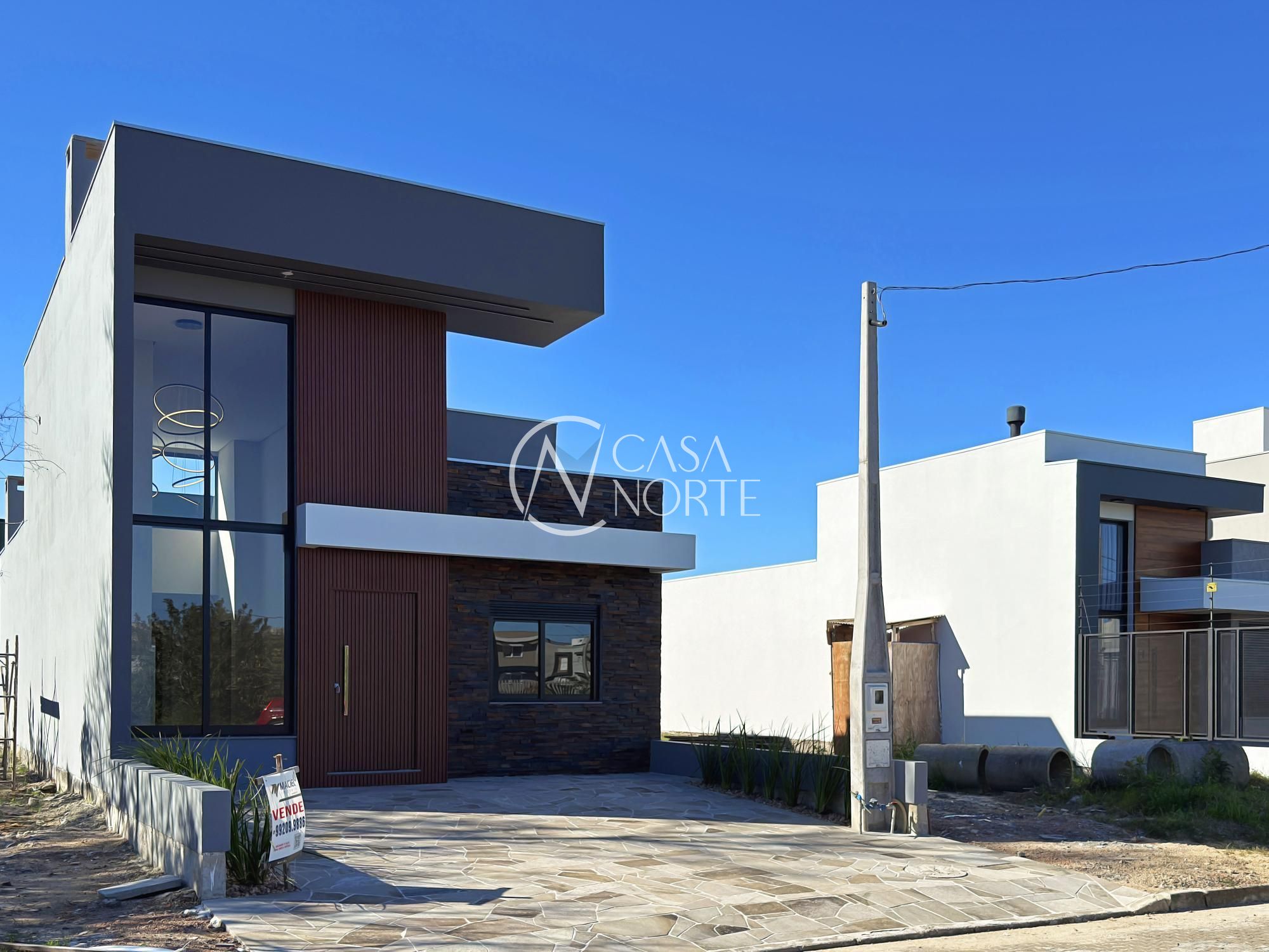 Casa à venda com 3 quartos, 111m², 3 suítes, 2 vagas, Rua Sete Mil Duzentos e Dois no bairro Hípica em Porto Alegre