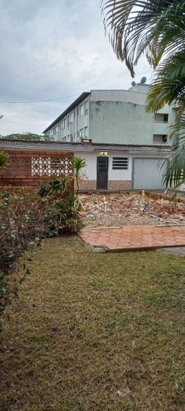 Terreno à venda  com 300m², Rua Liberal no bairro Tristeza em Porto Alegre