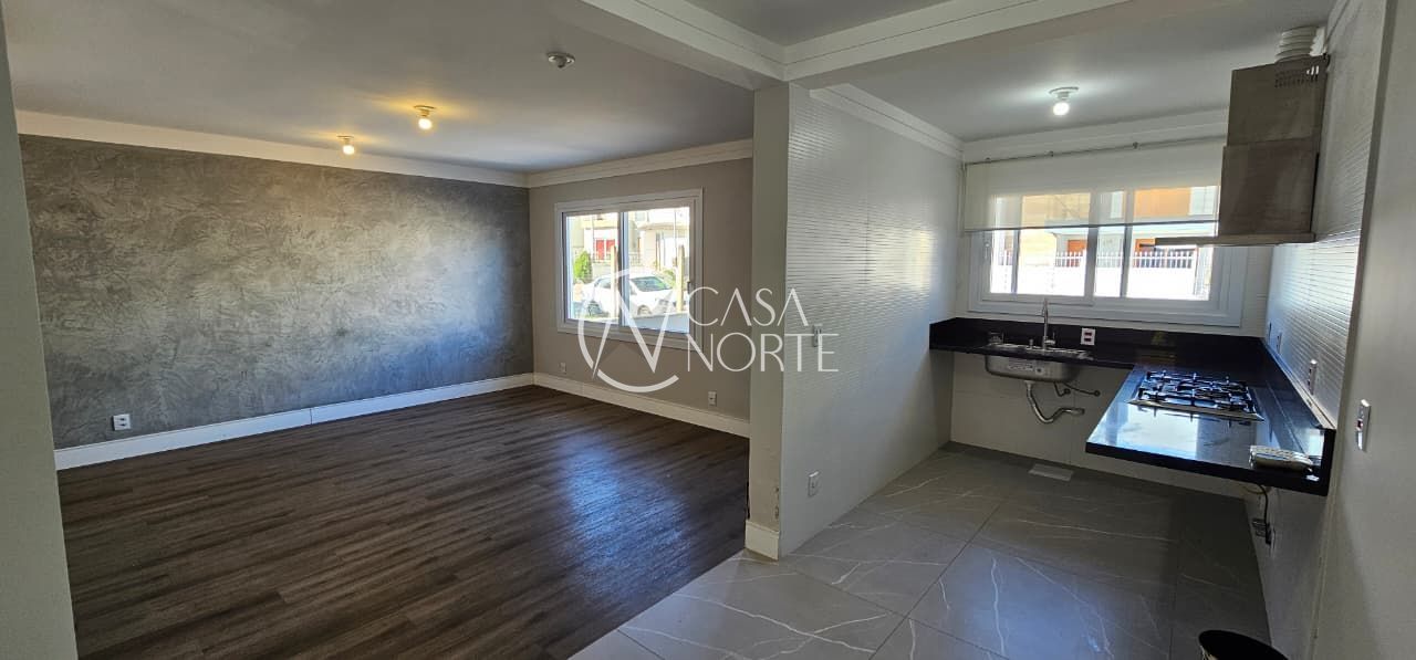 Casa à venda com 2 quartos, 85m², 1 suíte, 2 vagas, Rua Corticeira no bairro Hípica em Porto Alegre