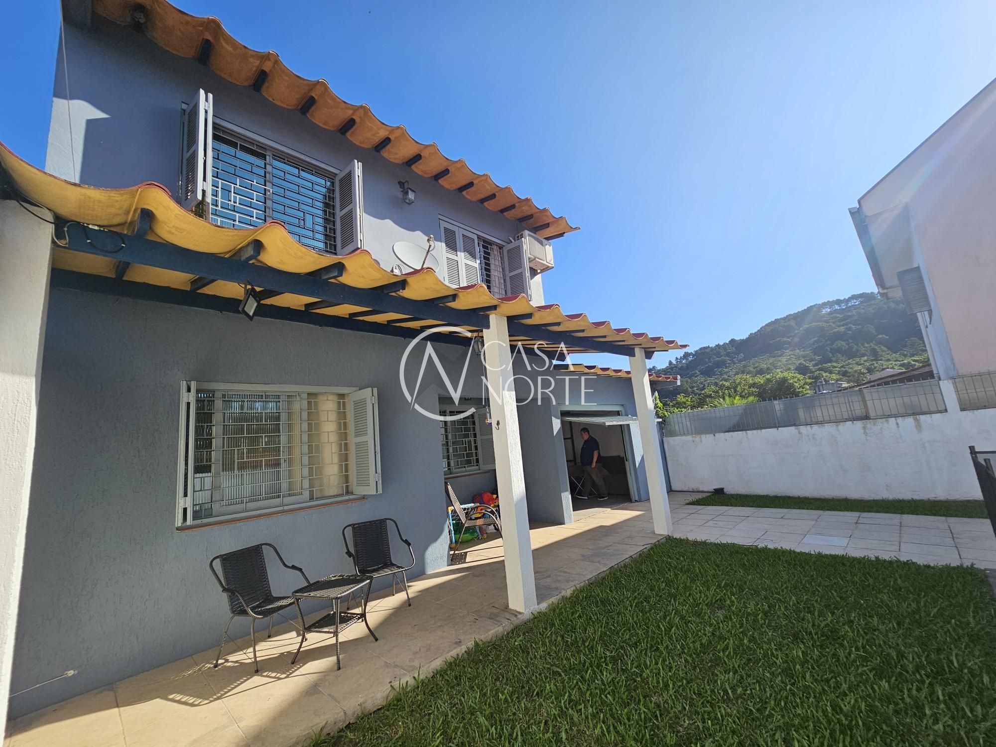 Casa à venda com 3 quartos, 135m², 4 vagas, Rua Ernesto Porfírio dos Reis no bairro Aberta dos Morros em Porto Alegre