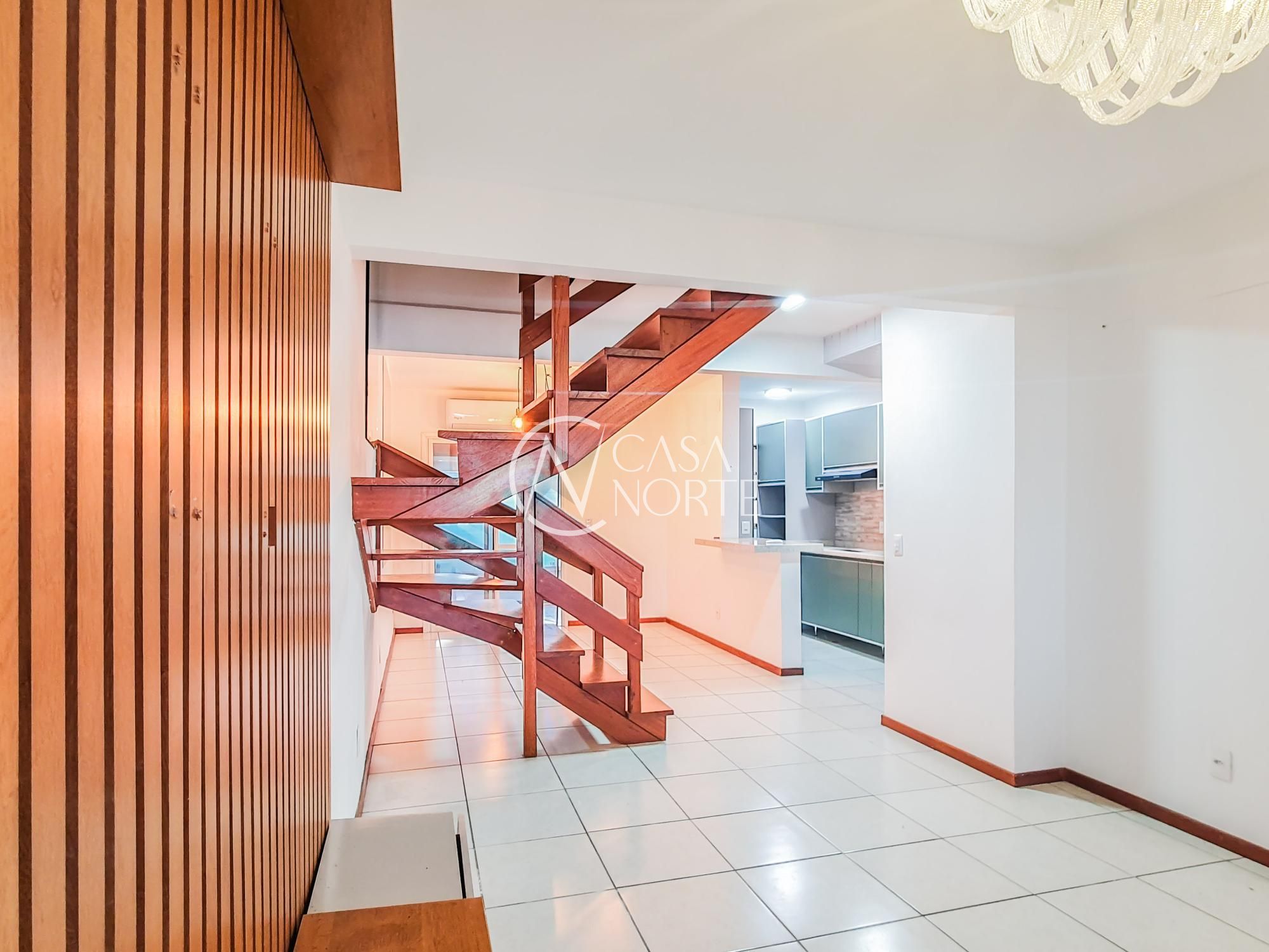 Casa de Condomínio à venda com 3 quartos, 145m², 1 suíte, 2 vagas, Avenida Edgar Pires de Castro no bairro Hípica em Porto Alegre