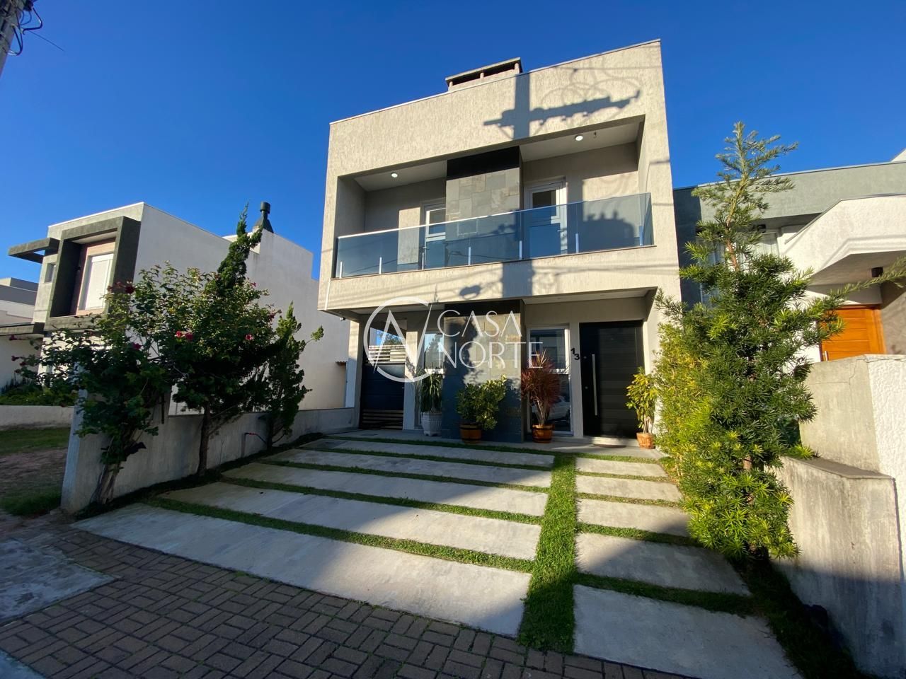 Casa de Condomínio à venda com 3 quartos, 183m², 3 suítes, 2 vagas, Rua Jean Vardaramatos no bairro Hípica em Porto Alegre