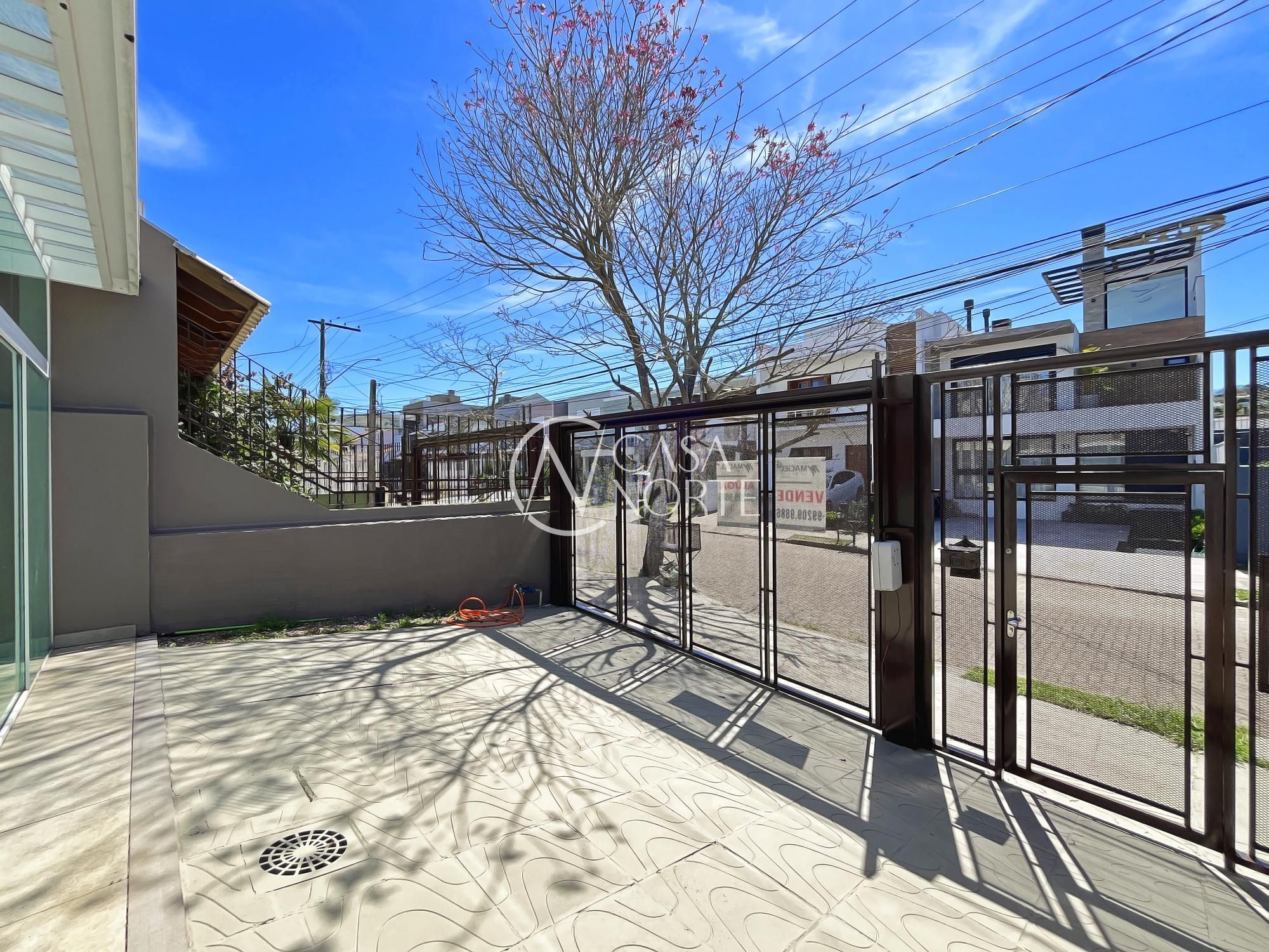 Casa à venda com 3 quartos, 143m², 1 suíte, 2 vagas, Rua Wilson Conceição Bona no bairro Hípica em Porto Alegre