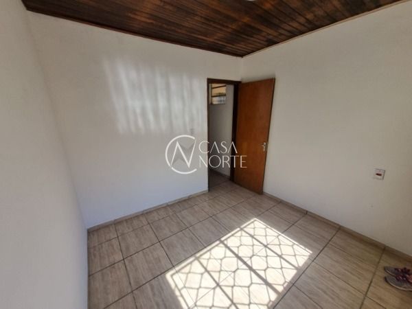 Casa à venda com 2 quartos, 45m², 1 vaga, Estrada João Passuelo no bairro Vila Nova em Porto Alegre