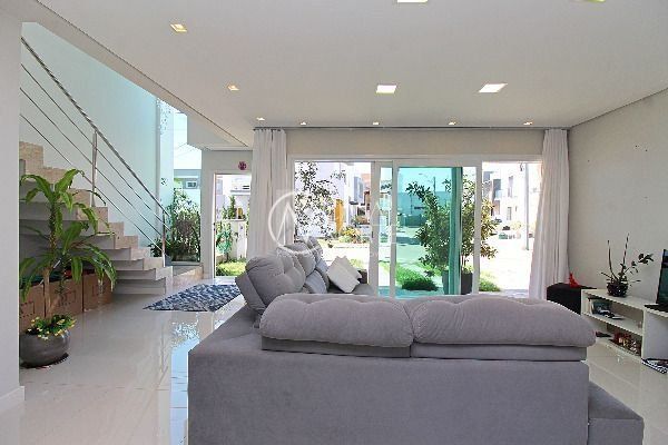 Casa de Condomínio à venda com 3 quartos, 160m², 1 suíte, 3 vagas, Rua Eroni Soares Machado no bairro Aberta dos Morros em Porto Alegre