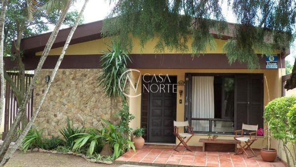 Casa à venda com 3 quartos, 200m², 1 suíte, 8 vagas, Avenida Imperial no bairro Ipanema em Porto Alegre