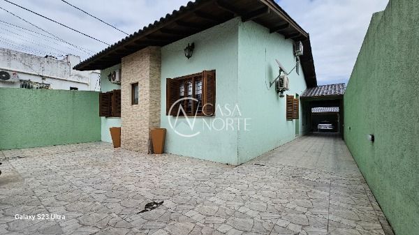 Casa à venda com 3 quartos, 200m², 1 suíte, 4 vagas, Rua Marquês do Maricá no bairro Vila Nova em Porto Alegre