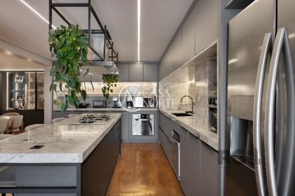 Apartamento à venda com 3 quartos, 141m², 1 suíte, 2 vagas, Avenida da Cavalhada no bairro Cavalhada em Porto Alegre