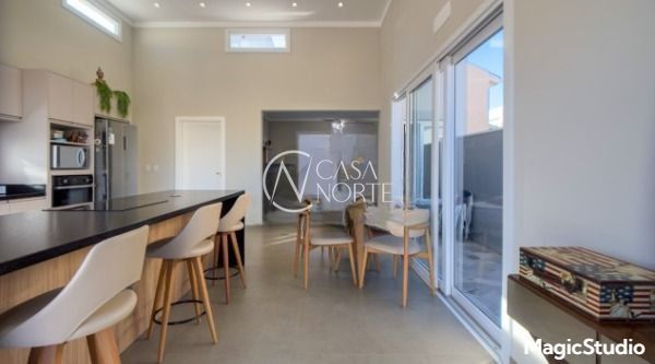 Casa à venda com 3 quartos, 127m², 1 suíte, 3 vagas, Rua Embira no bairro Hípica em Porto Alegre