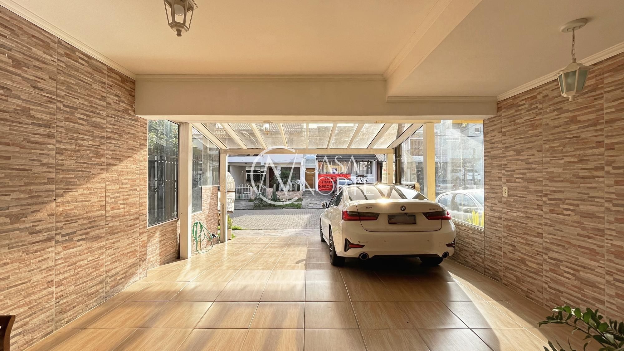 Casa à venda com 3 quartos, 177m², 1 suíte, 2 vagas, Rua Guatambu no bairro Hípica em Porto Alegre