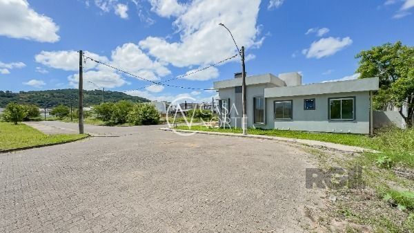 Casa à venda com 3 quartos, 89m², 1 suíte, 3 vagas, Rua Werno Finkler no bairro Aberta dos Morros em Porto Alegre