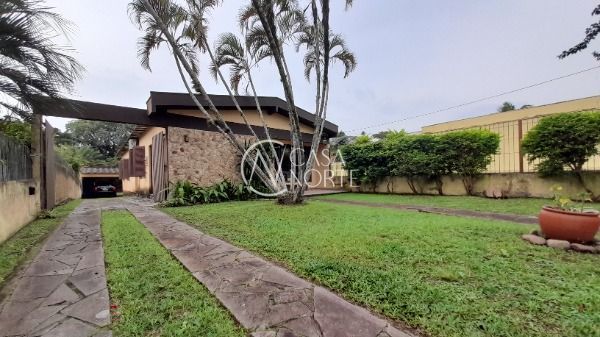 Casa à venda com 3 quartos, 200m², 1 suíte, 8 vagas, Avenida Imperial no bairro Ipanema em Porto Alegre