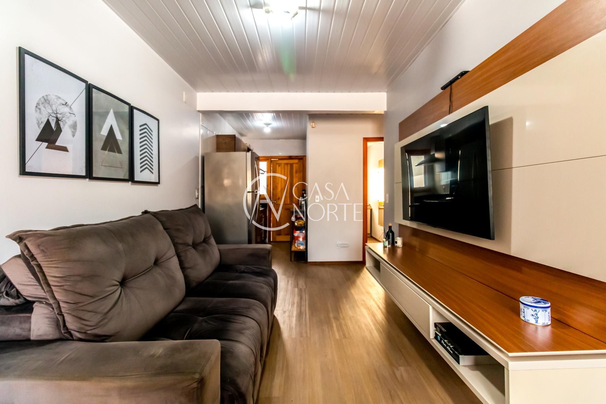Casa à venda com 3 quartos, 53m², 2 vagas, Rua José Carlos Bohne no bairro Hípica em Porto Alegre