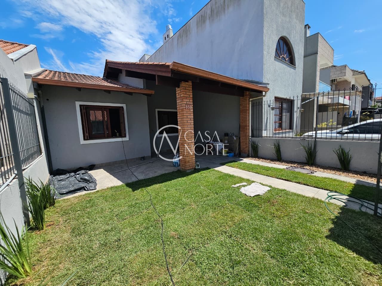 Casa à venda com 3 quartos, 100m², 1 suíte, 2 vagas, Rua Guatambu no bairro Hípica em Porto Alegre