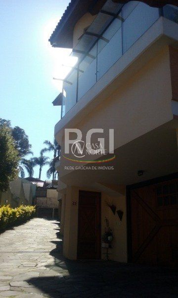 Casa de Condomínio à venda com 3 quartos, 240m², 1 suíte, 2 vagas, João Mendes Ouriques no bairro Jardim Isabel em Porto Alegre