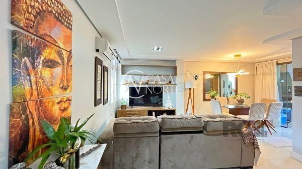 Casa à venda com 3 quartos, 185m², 1 suíte, 2 vagas, Estrada Jorge Pereira Nunes no bairro Campo Novo em Porto Alegre