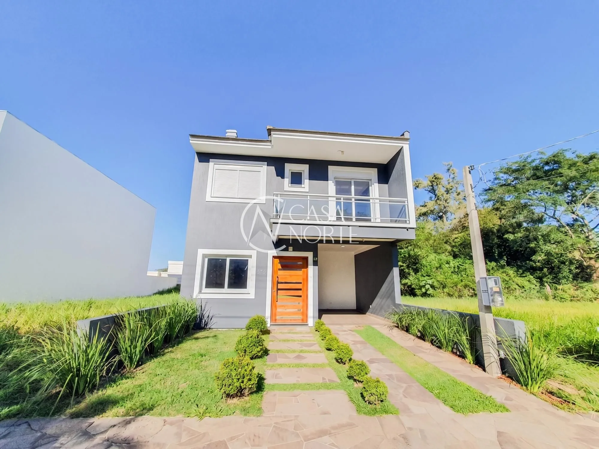 Casa à venda com 3 quartos, 167m², 1 suíte, 2 vagas, Rua Ivo Walter Kern no bairro Hípica em Porto Alegre