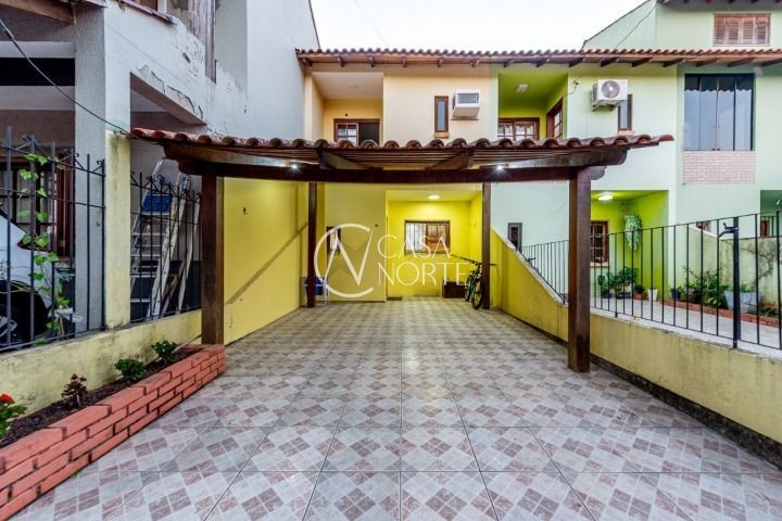 Casa à venda com 2 quartos, 84m², 2 vagas, Rua Baldoino Bottini no bairro Aberta dos Morros em Porto Alegre