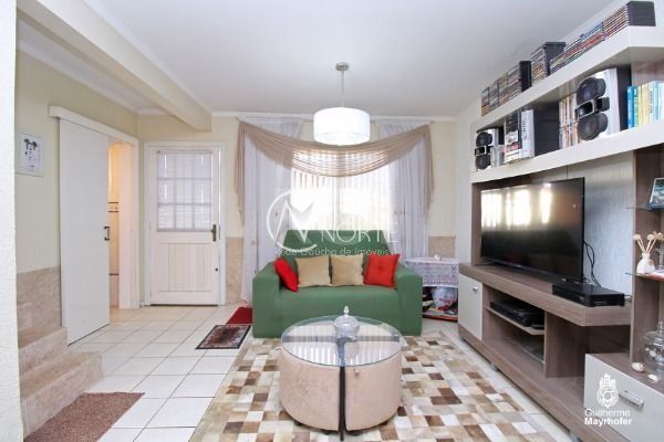 Casa à venda com 2 quartos, 118m², 4 vagas, Edgar Pires de Castro no bairro Aberta dos Morros em Porto Alegre