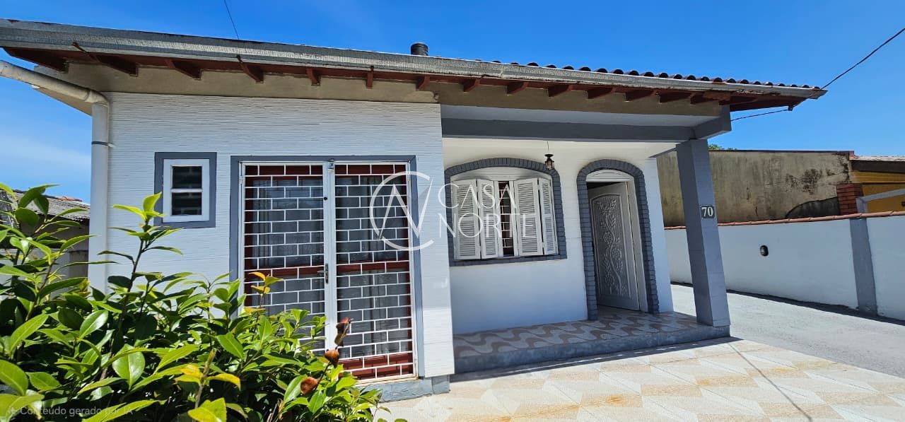 Casa à venda com 4 quartos, 150m², 3 vagas, Rua Altamira Souza Viana no bairro Restinga em Porto Alegre