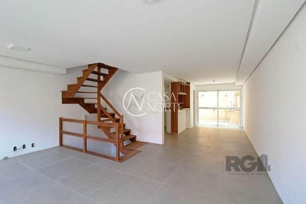 Casa de Condomínio à venda com 3 quartos, 220m², 1 suíte, 2 vagas, Avenida Coronel Marcos no bairro Pedra Redonda em Porto Alegre