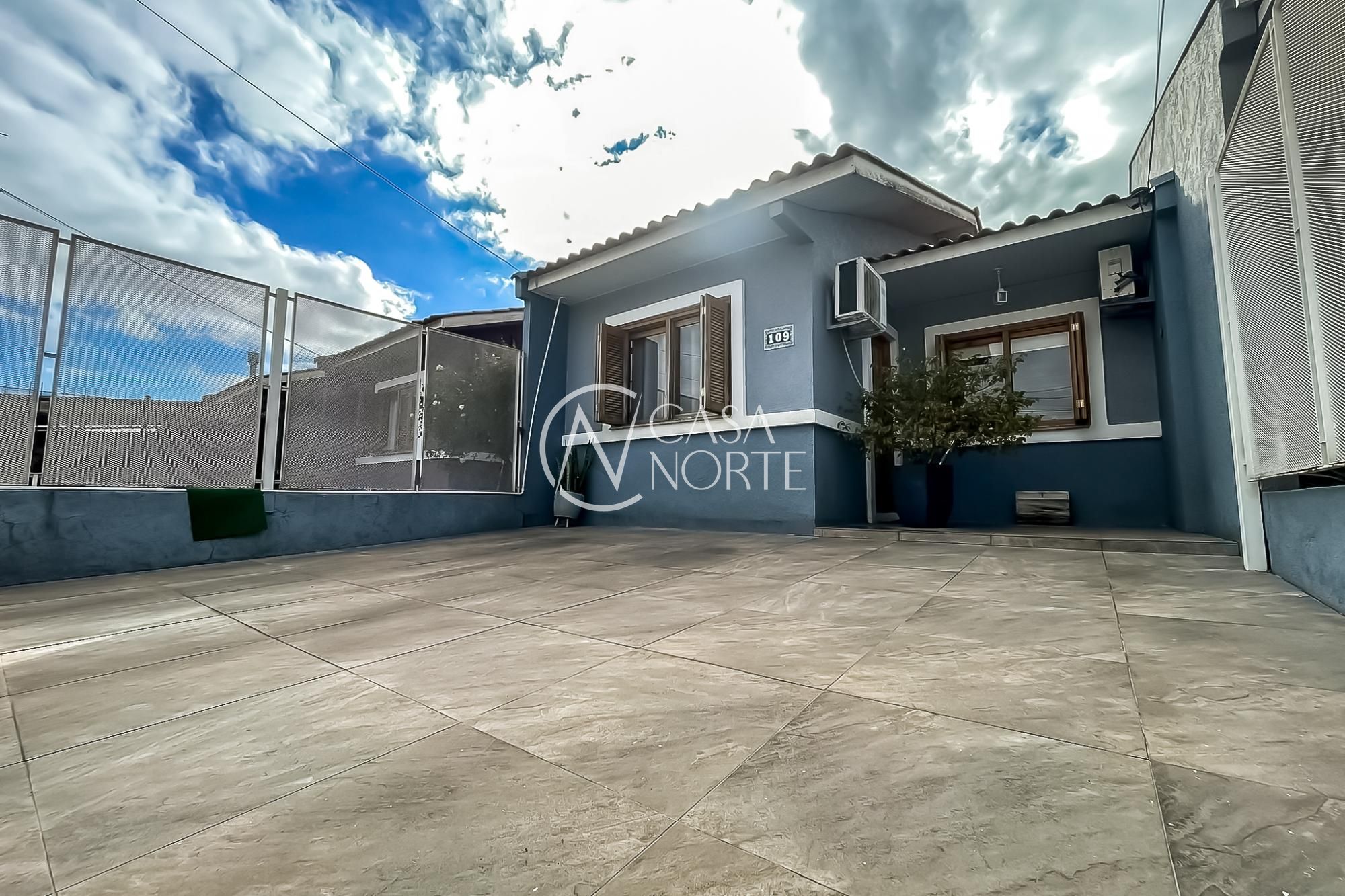 Casa à venda com 3 quartos, 53m², 2 vagas, Rua José Carlos Bohne no bairro Hípica em Porto Alegre