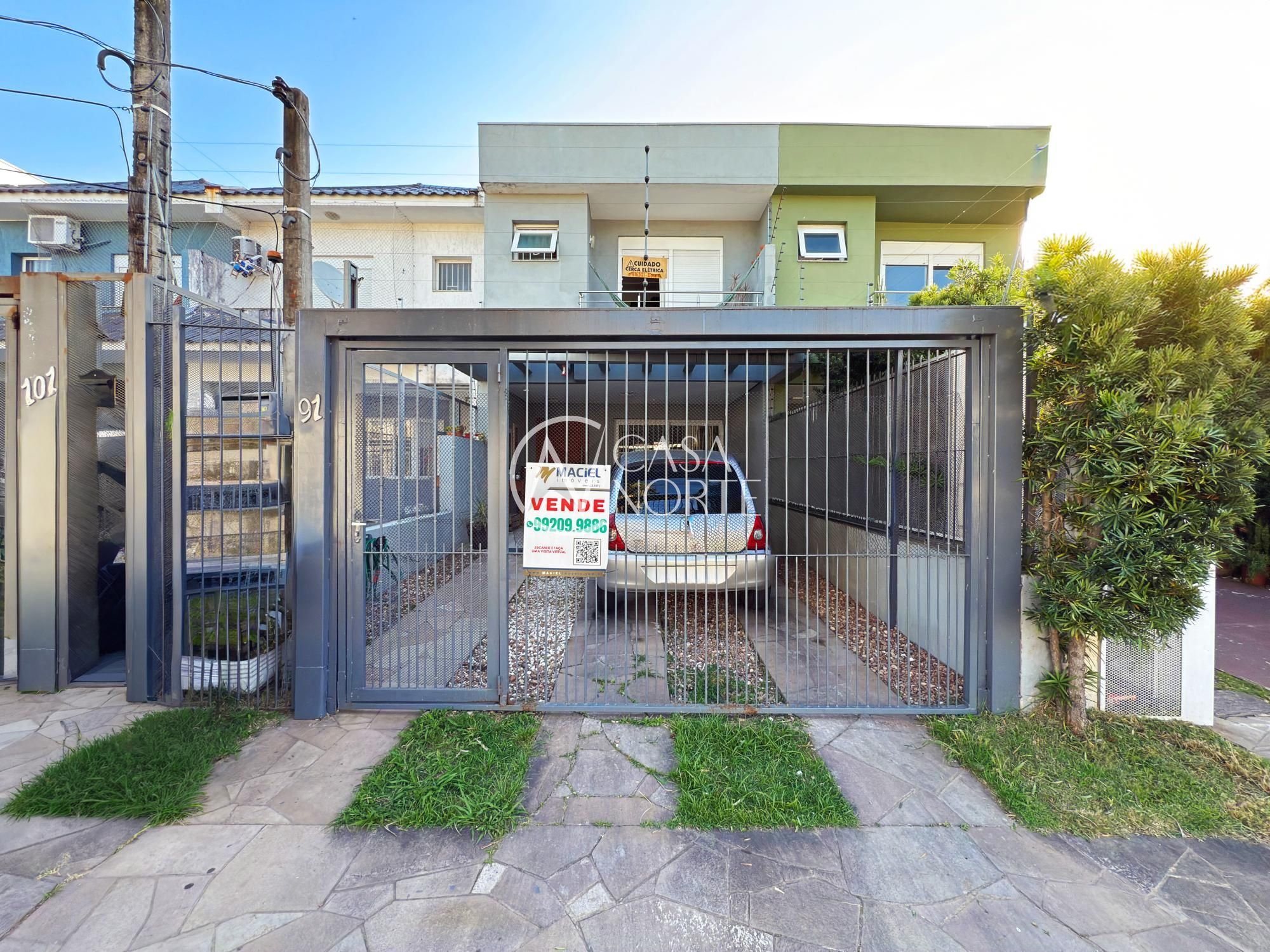 Casa à venda com 3 quartos, 138m², 1 suíte, 2 vagas, Rua Izar Faria Correa Sant Anna no bairro Hípica em Porto Alegre