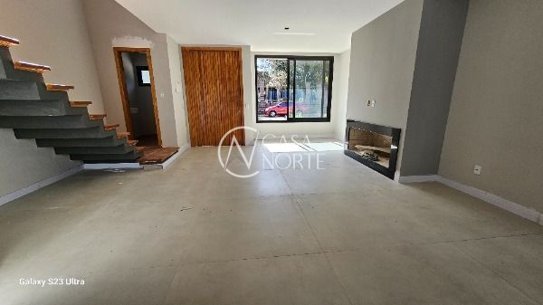 Casa à venda com 3 quartos, 187m², 3 suítes, 2 vagas, Rua Jacarei no bairro Ipanema em Porto Alegre