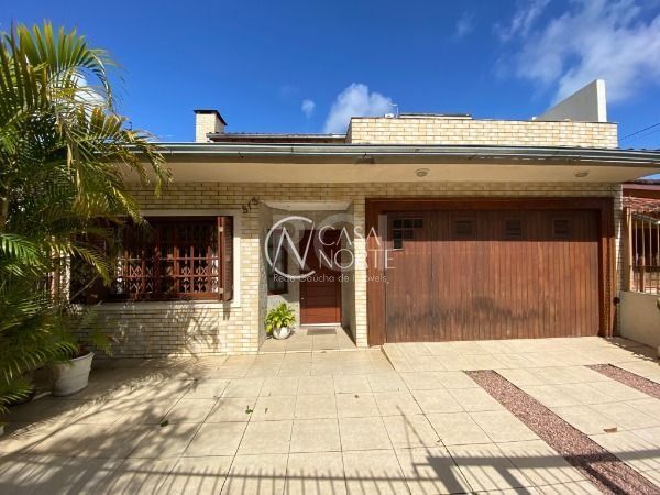 Casa à venda com 6 quartos, 382m², 2 suítes, 4 vagas, Rua Dea Coufal no bairro Ipanema em Porto Alegre