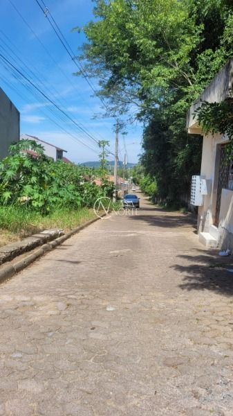 Terreno à venda  com 141m², Rua Júlio Dias de Souza no bairro Aberta dos Morros em Porto Alegre