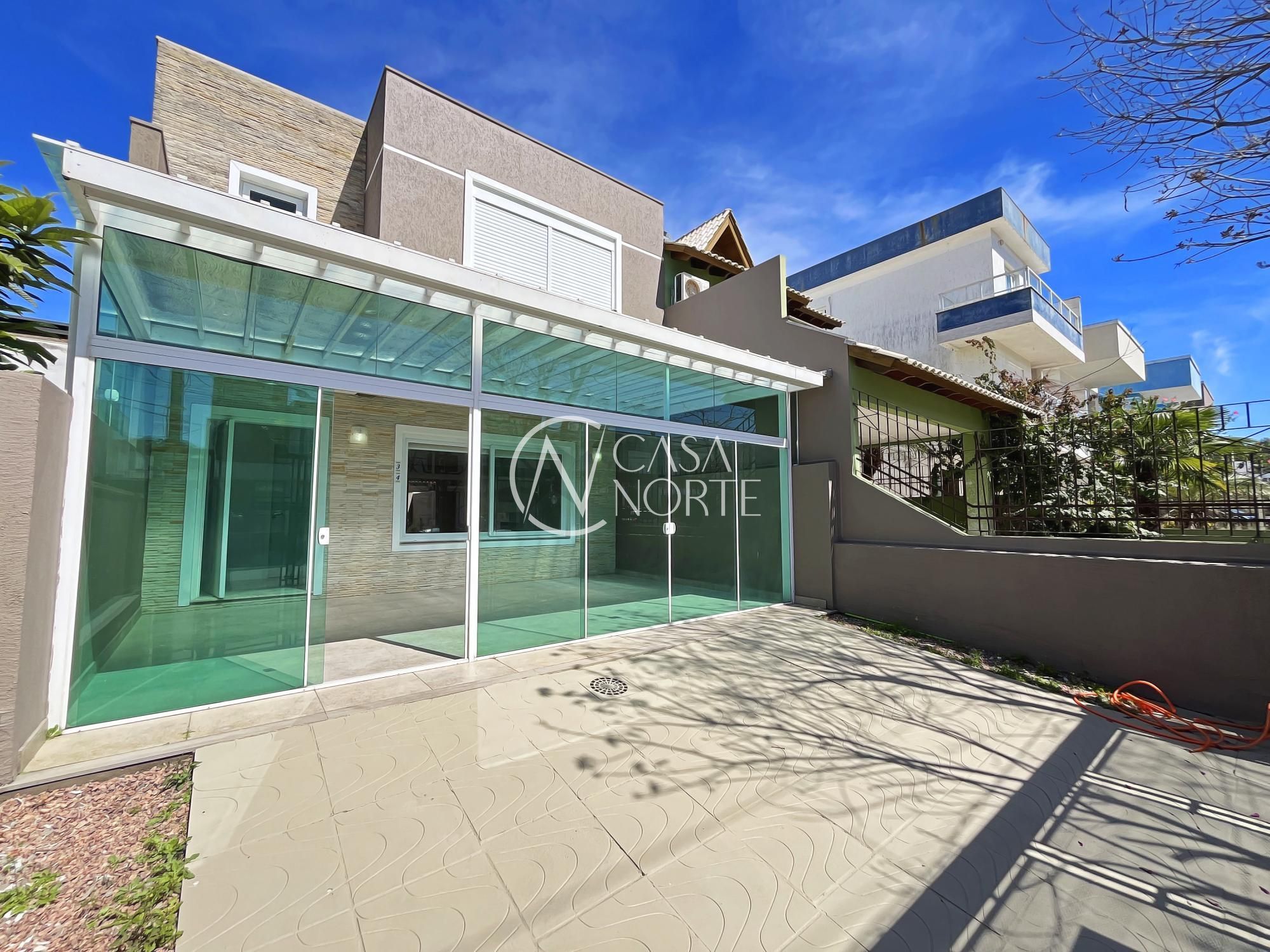 Casa à venda com 3 quartos, 143m², 1 suíte, 2 vagas, Rua Wilson Conceição Bona no bairro Hípica em Porto Alegre
