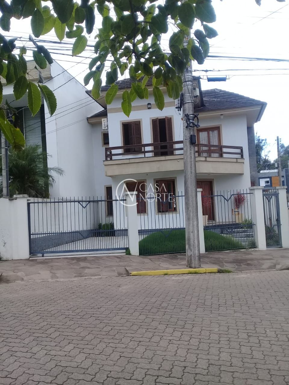 Casa à venda com 4 quartos, 221m², 1 suíte, 3 vagas, Rua Francisco Solano Borges no bairro Hípica em Porto Alegre
