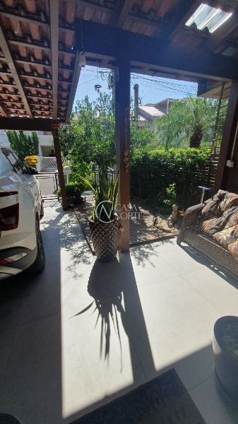 Sobrado à venda com 3 quartos, 118m², 1 suíte, 2 vagas, Rua Alexandre de Gusmao no bairro Aberta dos Morros em Porto Alegre