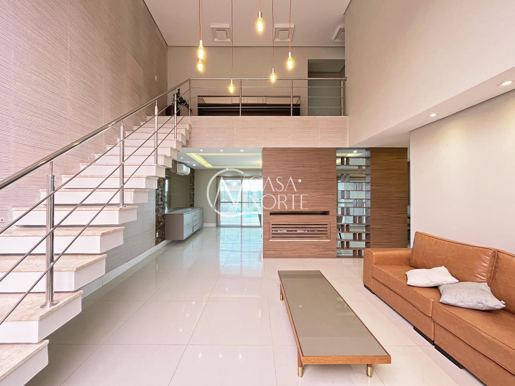 Casa de Condomínio à venda com 3 quartos, 291m², 2 suítes, 4 vagas, Rua Ivo Walter Kern no bairro Hípica em Porto Alegre