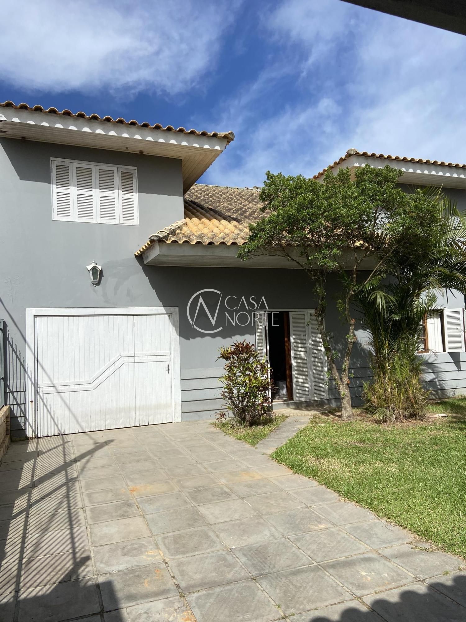 Casa à venda com 4 quartos, 216m², 3 vagas, Estrada do Varejão no bairro Lami em Porto Alegre