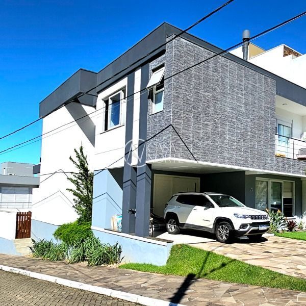 Casa de Condomínio à venda com 3 quartos, 230m², 3 suítes, 4 vagas, Rua Ivo Walter Kern no bairro Hípica em Porto Alegre