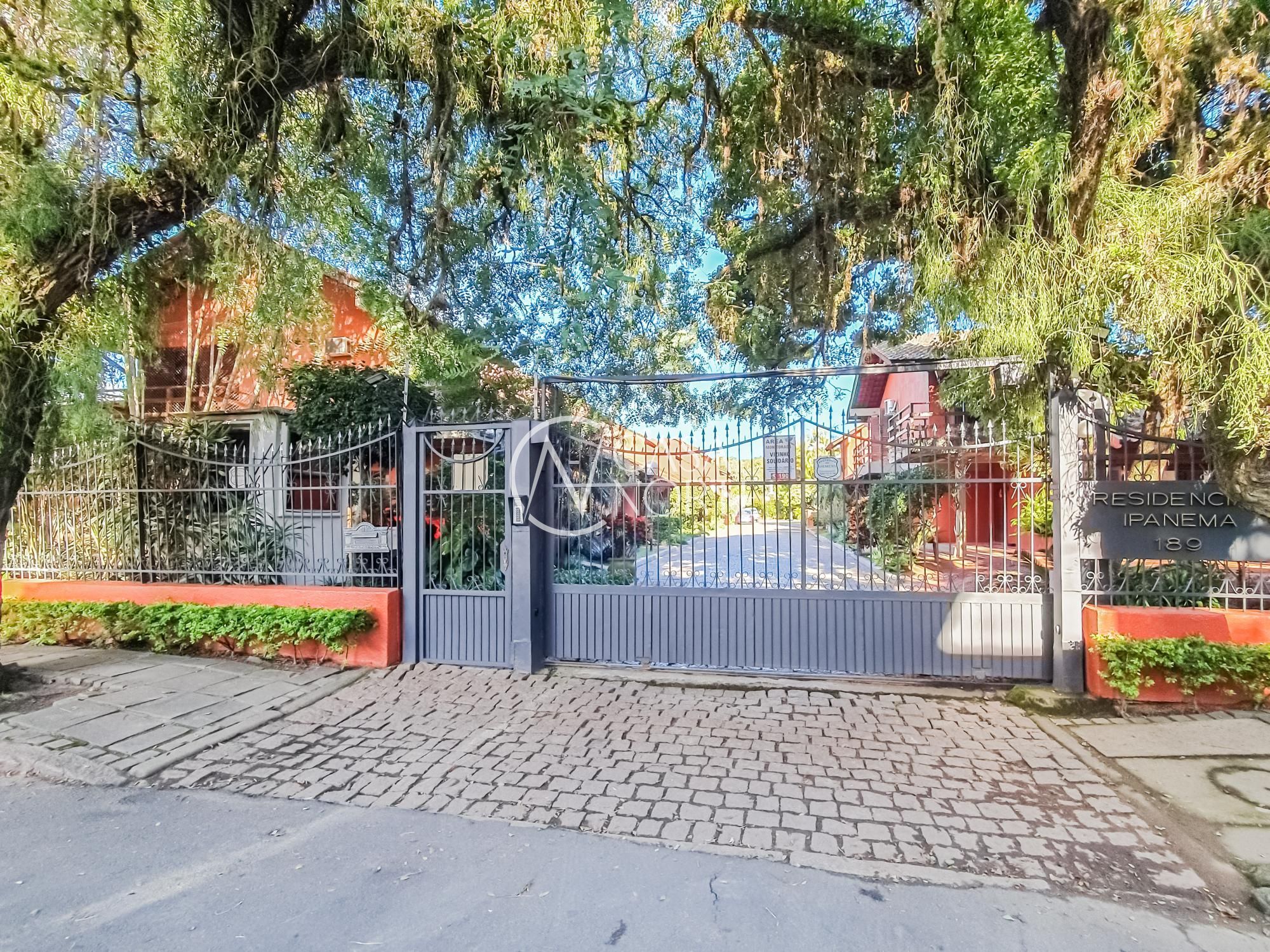 Casa de Condomínio à venda com 3 quartos, 188m², 1 suíte, 3 vagas, Rua Ladislau Neto no bairro Ipanema em Porto Alegre