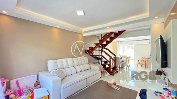 Casa à venda com 3 quartos, 141m², 1 suíte, 20 vagas, Avenida Edgar Pires de Castro no bairro Hípica em Porto Alegre