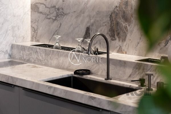 Apartamento à venda com 3 quartos, 141m², 1 suíte, 2 vagas, Avenida da Cavalhada no bairro Cavalhada em Porto Alegre