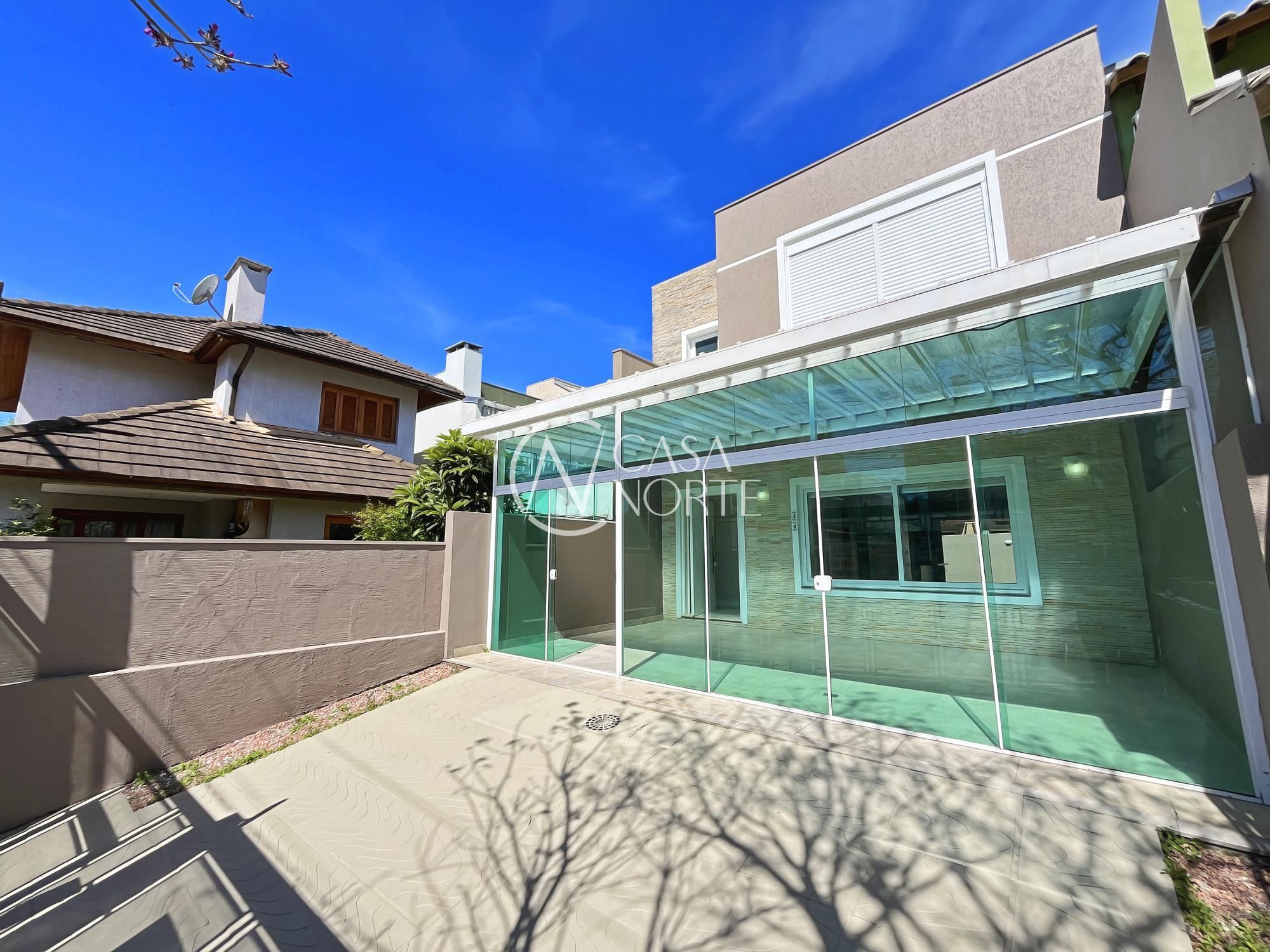 Casa à venda com 3 quartos, 143m², 1 suíte, 2 vagas, Rua Wilson Conceição Bona no bairro Hípica em Porto Alegre